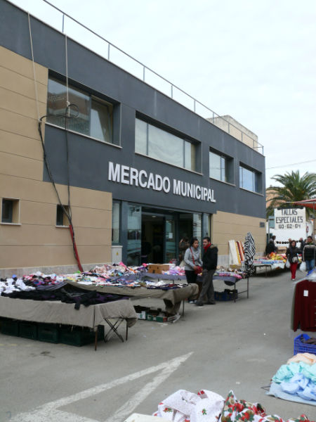 nueva-apertura-mercado-municipal-16-11-2010-fuente-area-comunicacion-municipal-119