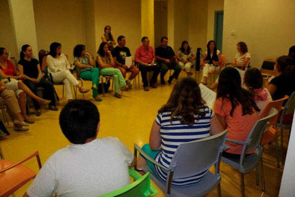 taller padres-madres-hijos-hijas sobre el cambio de etapa-junio 2014-fuente Area de Comunicacion Municipal-05