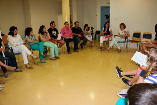 taller padres-madres-hijos-hijas sobre el cambio de etapa-junio 2014-fuente Area de Comunicacion Municipal-07