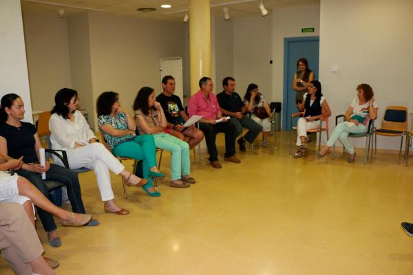 taller padres-madres-hijos-hijas sobre el cambio de etapa-junio 2014-fuente Area de Comunicacion Municipal-10