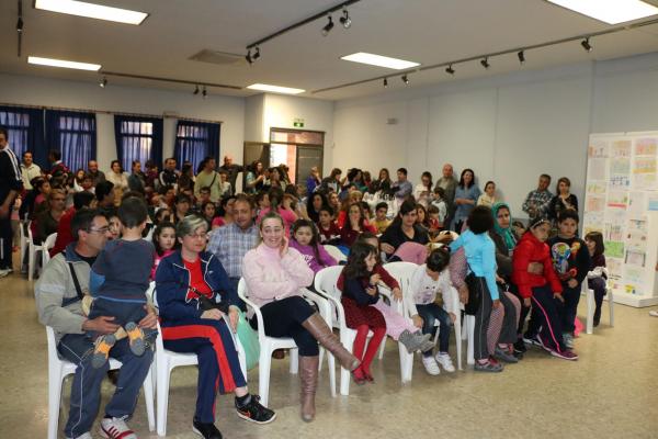 Premios concurso carteles y esloganes contra Absentismo Escolar-2015-03-12-fuente Area Comunicacion Municipal-01