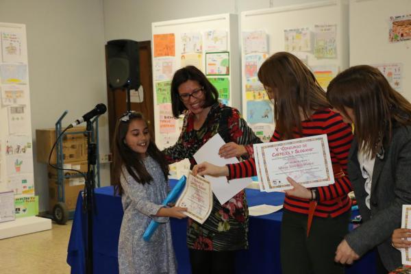 Premios concurso carteles y esloganes contra Absentismo Escolar-2015-03-12-fuente Area Comunicacion Municipal-25