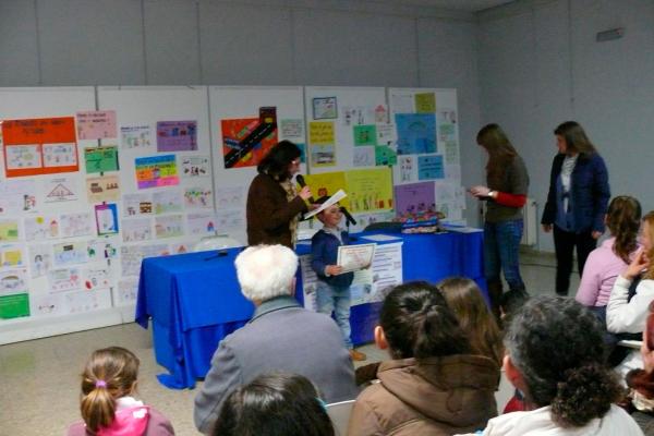 Entrega Premios Cuarto Concurso carteles y sloganes absentismo escolar-2014-02-27-fuente Area de Comunicacion Municipal-09