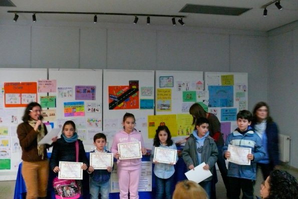 Entrega Premios Cuarto Concurso carteles y sloganes absentismo escolar-2014-02-27-fuente Area de Comunicacion Municipal-16