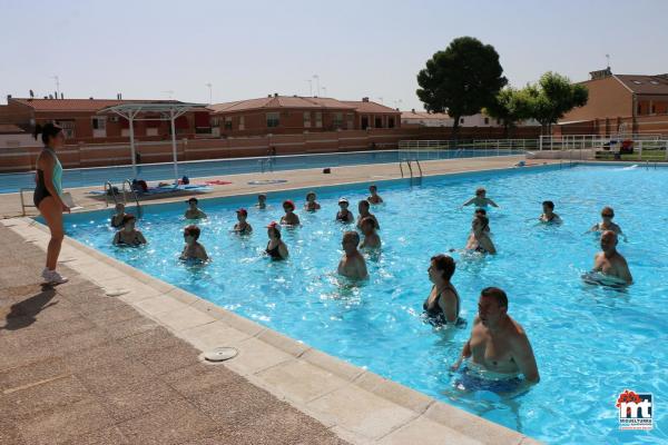 gerontogimnasia en la Piscina Municipal de Verano-junio 2015-fuente Area de Comunicacion Municipal-12