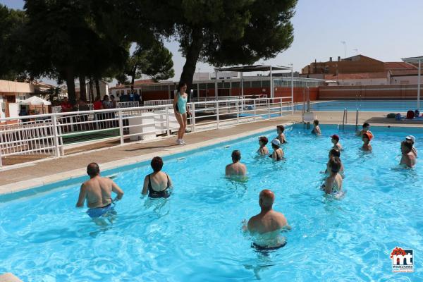 gerontogimnasia en la Piscina Municipal de Verano-junio 2015-fuente Area de Comunicacion Municipal-14