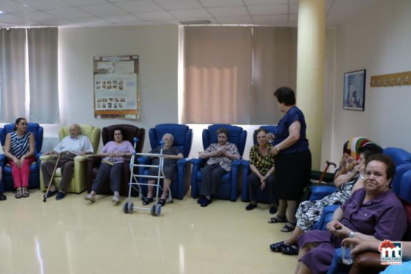 Coro y Rondalla de Miguelturra en el Centro de Día - 2016-07-26-fuente Area de Comunicación Municipal-003