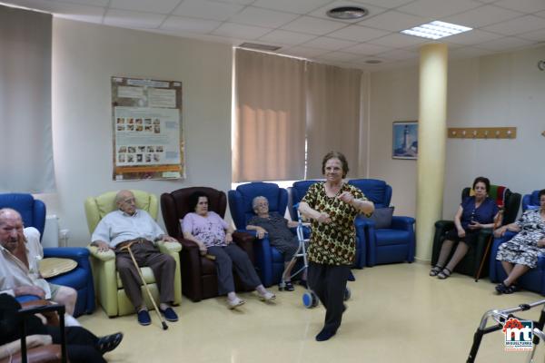 Coro y Rondalla de Miguelturra en el Centro de Día - 2016-07-26-fuente Area de Comunicación Municipal-007