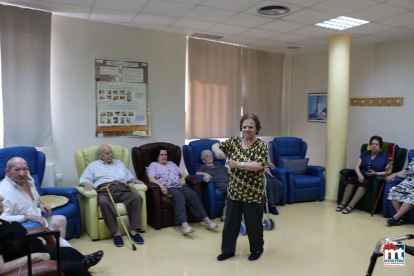 Coro y Rondalla de Miguelturra en el Centro de Día - 2016-07-26-fuente Area de Comunicación Municipal-008