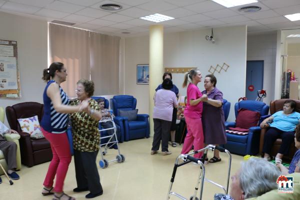 Coro y Rondalla de Miguelturra en el Centro de Día - 2016-07-26-fuente Area de Comunicación Municipal-016