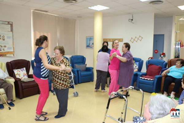 Coro y Rondalla de Miguelturra en el Centro de Día - 2016-07-26-fuente Area de Comunicación Municipal-017