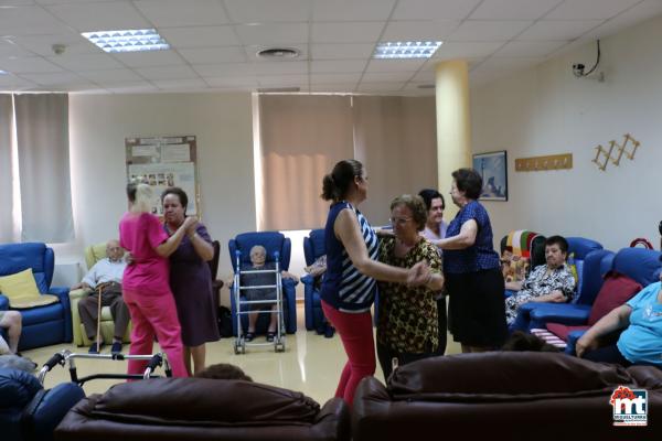 Coro y Rondalla de Miguelturra en el Centro de Día - 2016-07-26-fuente Area de Comunicación Municipal-020