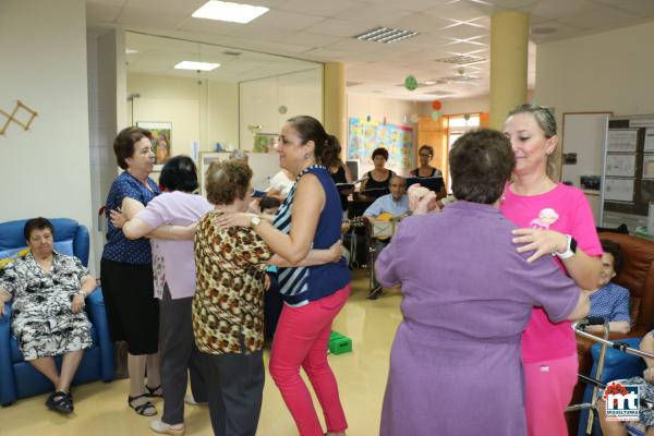 Coro y Rondalla de Miguelturra en el Centro de Día - 2016-07-26-fuente Area de Comunicación Municipal-021