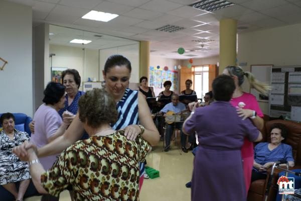 Coro y Rondalla de Miguelturra en el Centro de Día - 2016-07-26-fuente Area de Comunicación Municipal-024