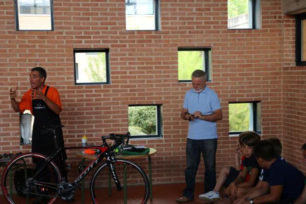 taller de bicicletas en el Clara Campoamor-2014-09-18-fuente Area Comunicacion Municipal-18