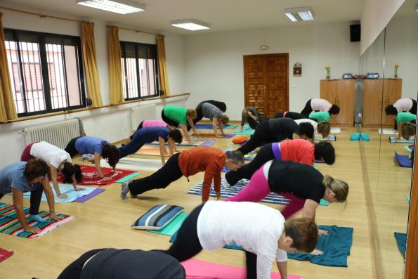 Cursos de yoga y yoga terapeutico-Javier Cendegui-Alma Social-2014-10-13-fuente Area Comunicacion Municipal-50